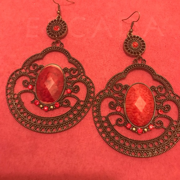 Black and red antique earrings - Picture 2 of 3